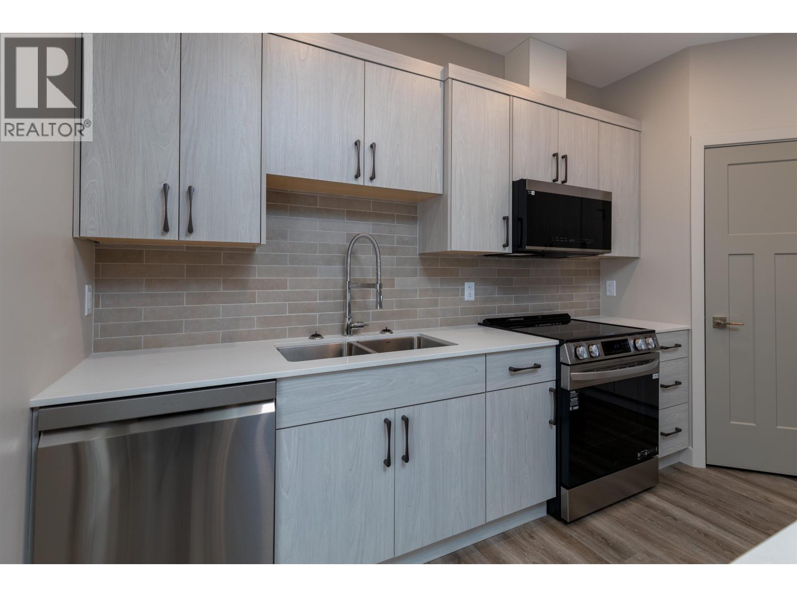 4005 NASH Drive, Terrace