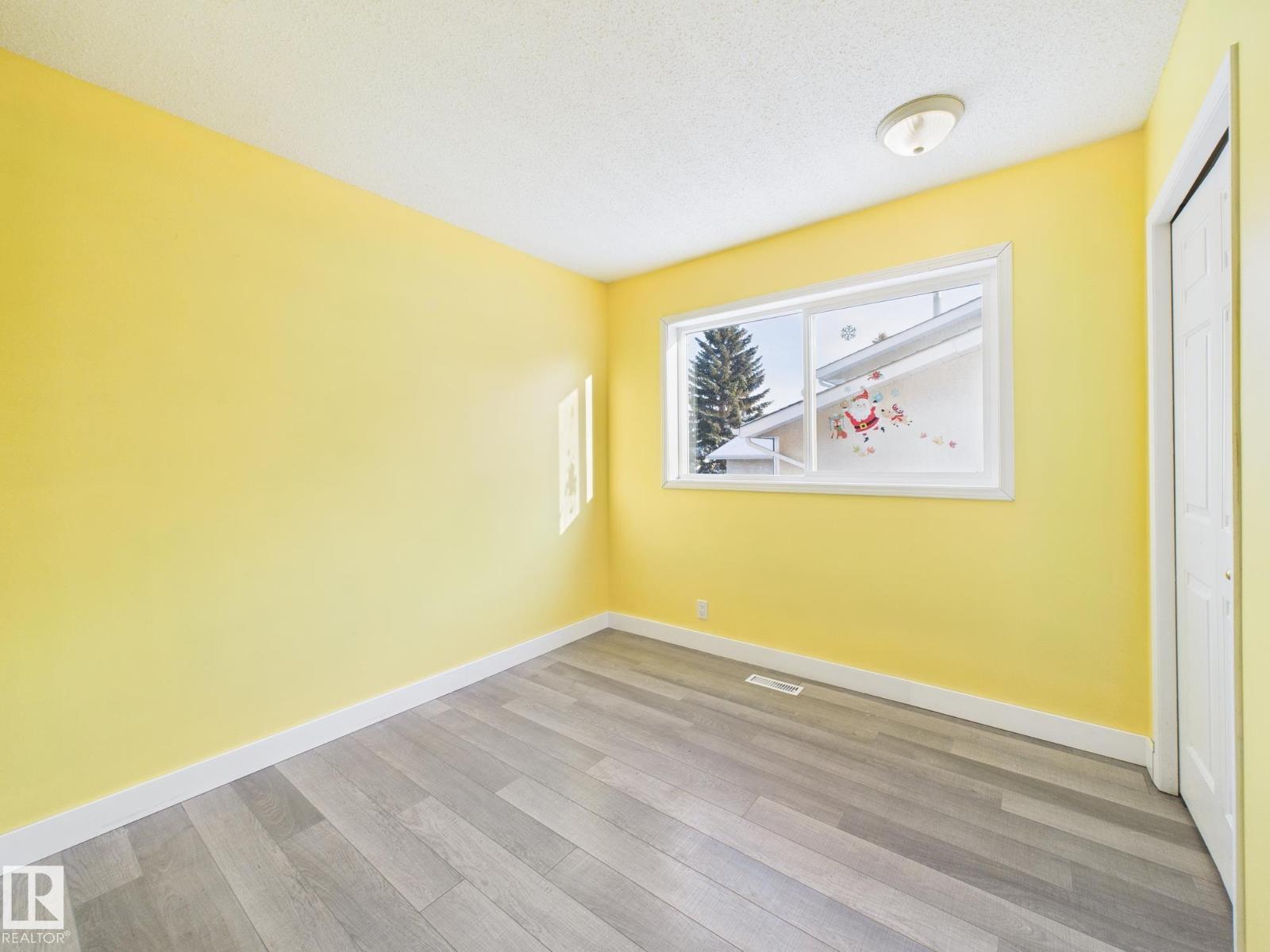 18737 70 AV NW, Edmonton