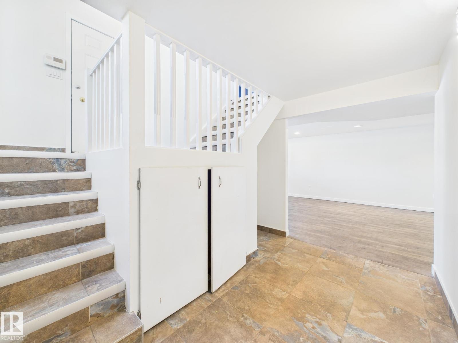 18737 70 AV NW, Edmonton