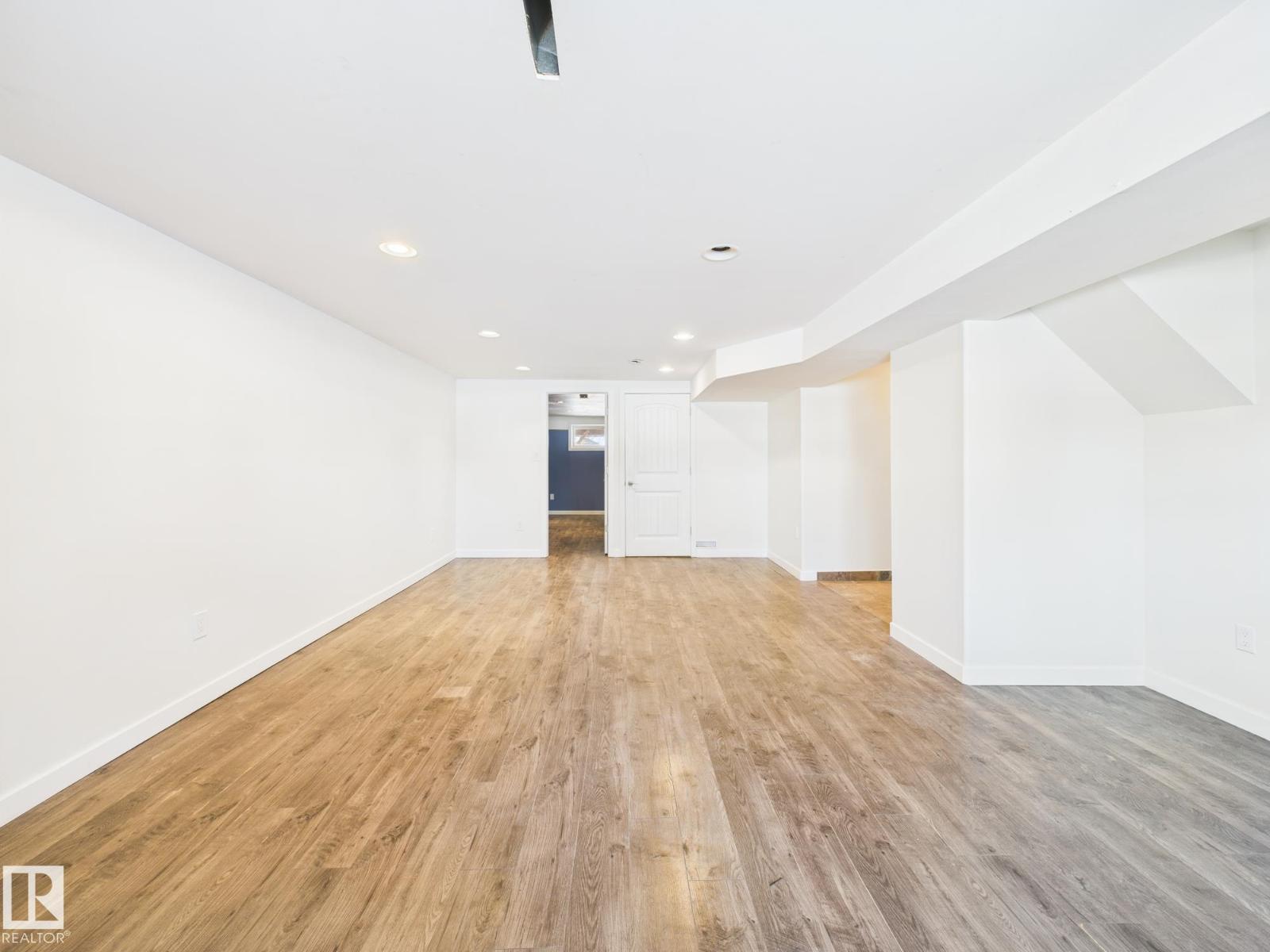 18737 70 AV NW, Edmonton