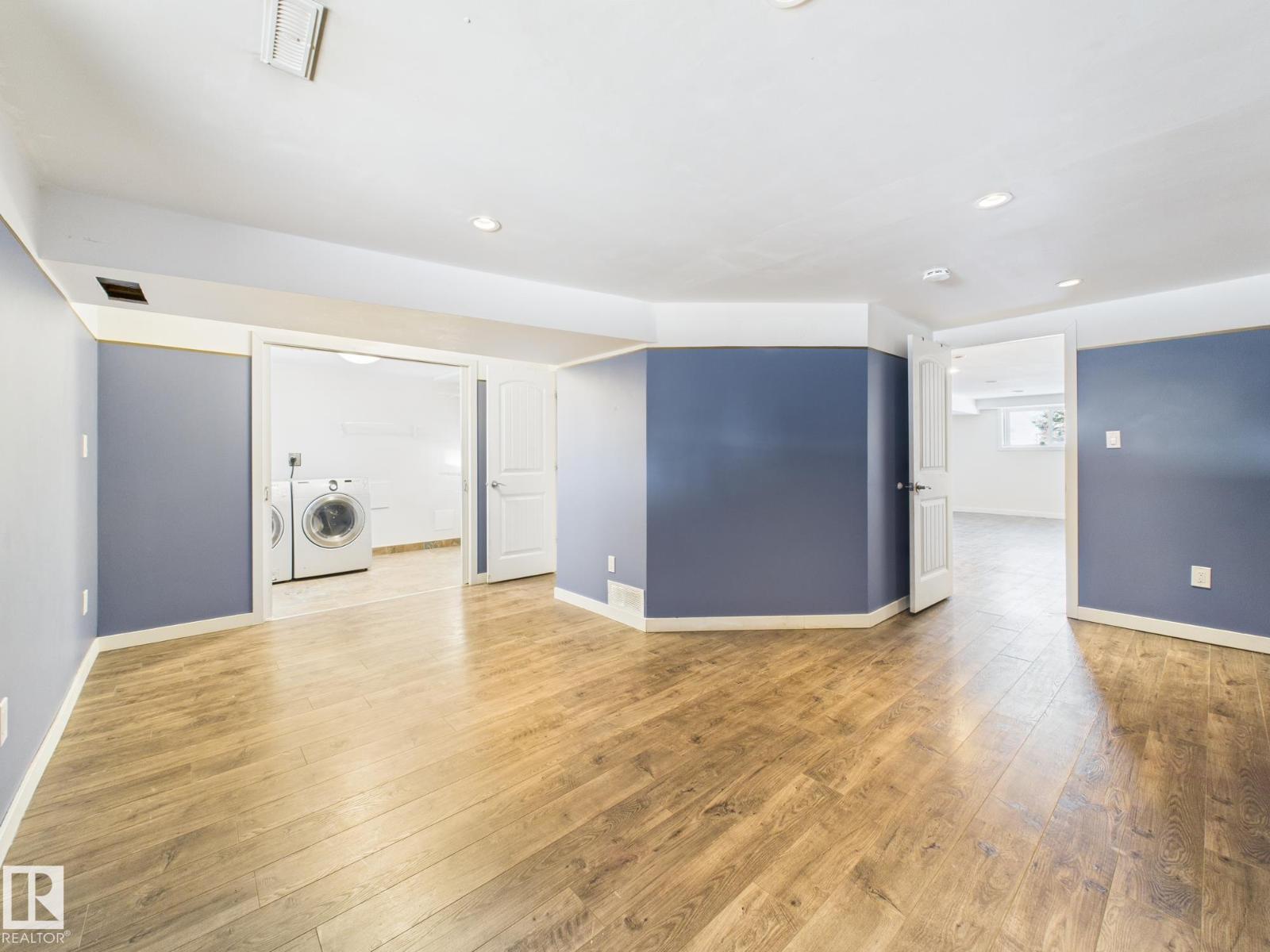 18737 70 AV NW, Edmonton