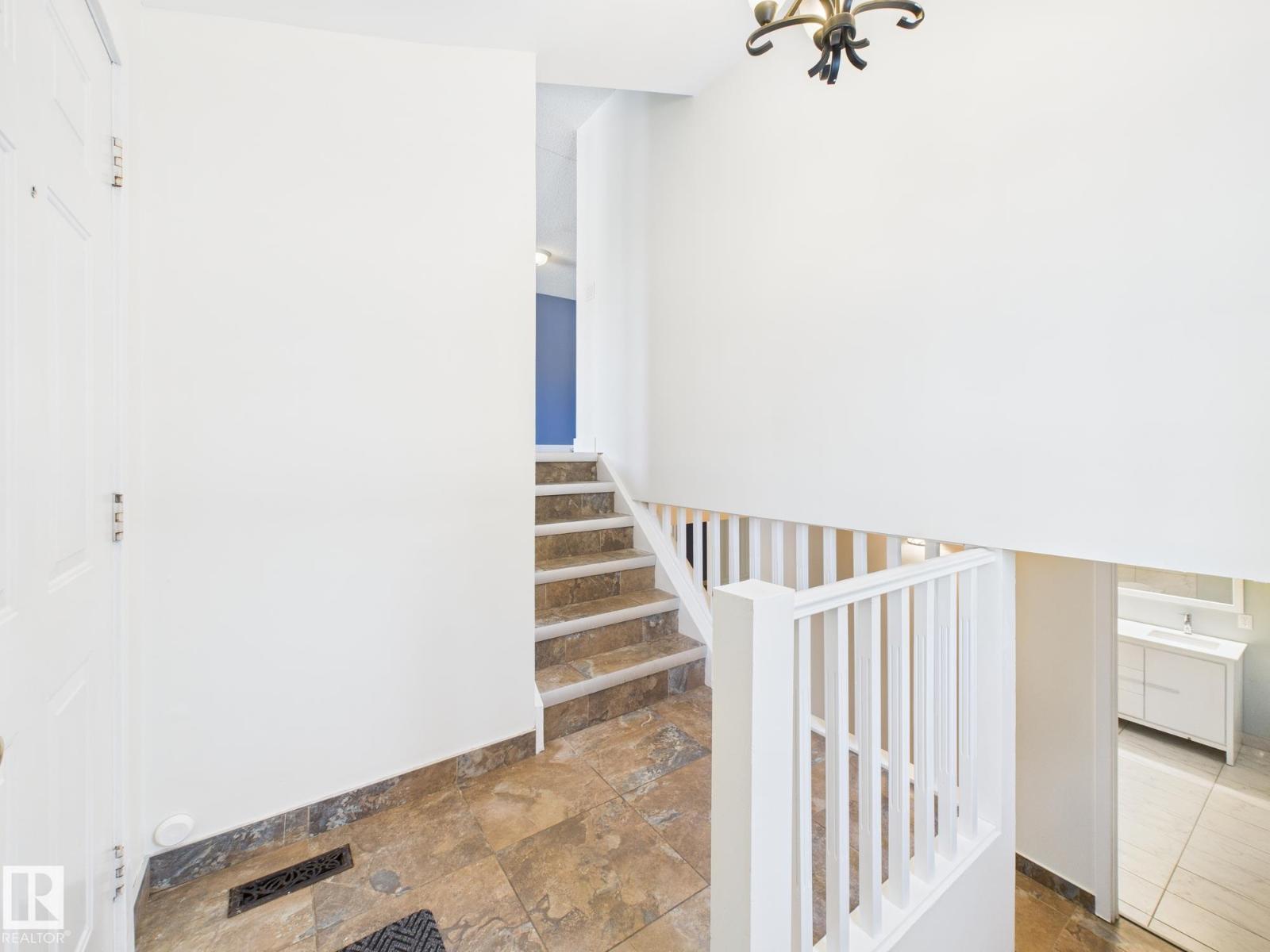 18737 70 AV NW, Edmonton