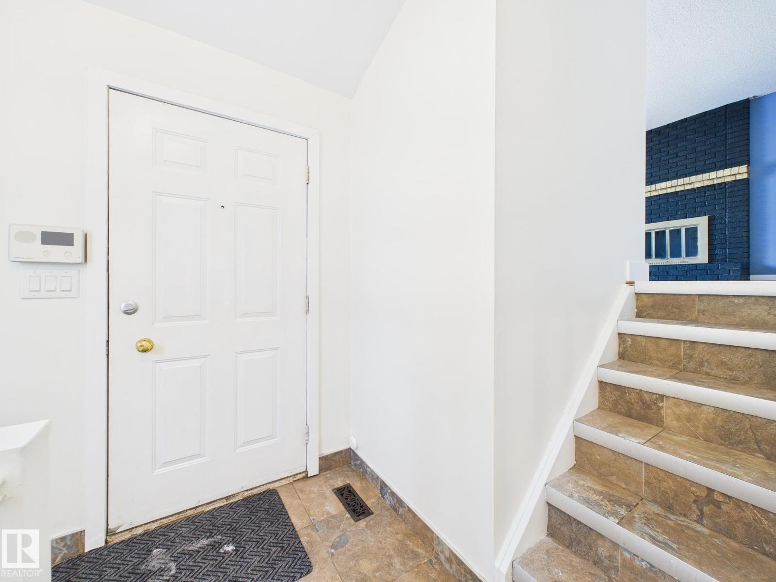 18737 70 AV NW, Edmonton