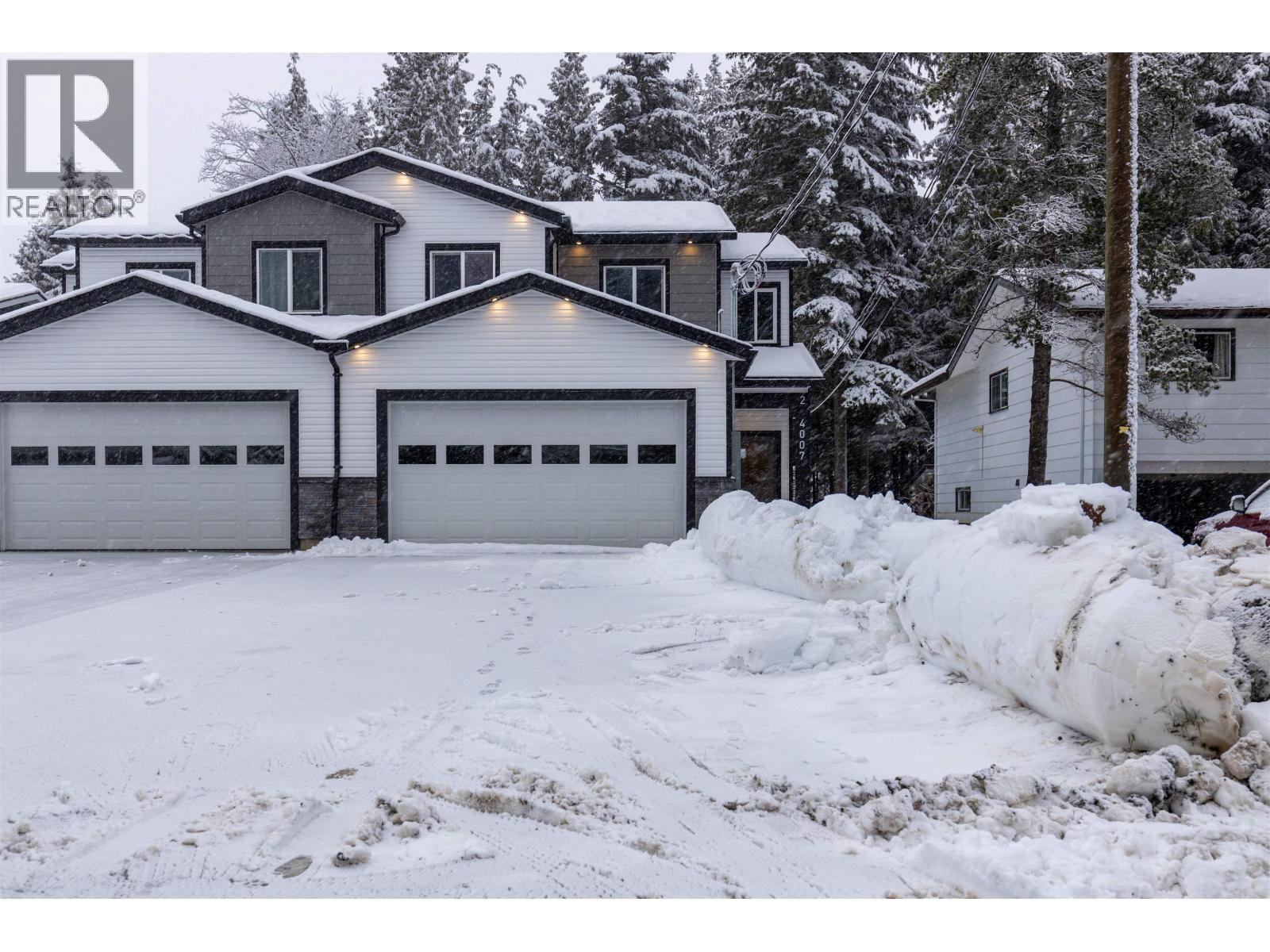 #2-4007 BENNER Street, Terrace