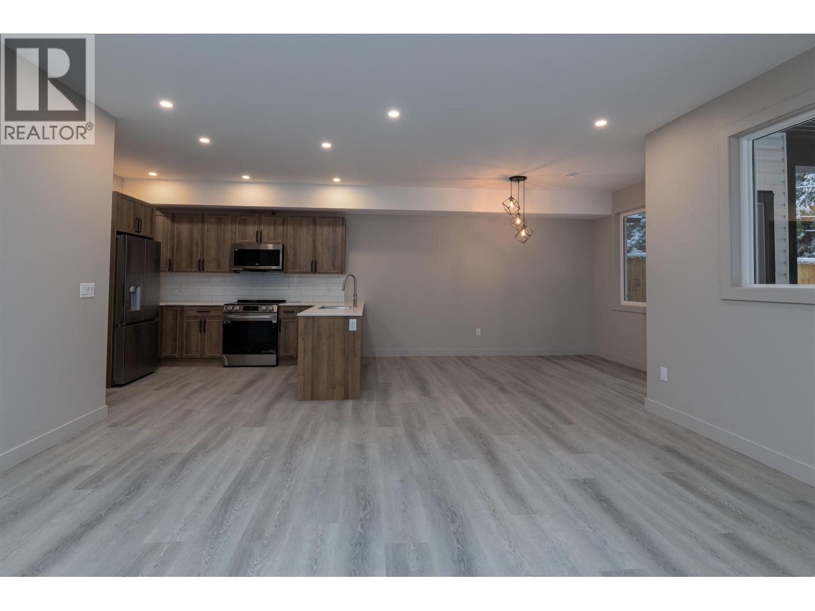 #2-4007 BENNER Street, Terrace
