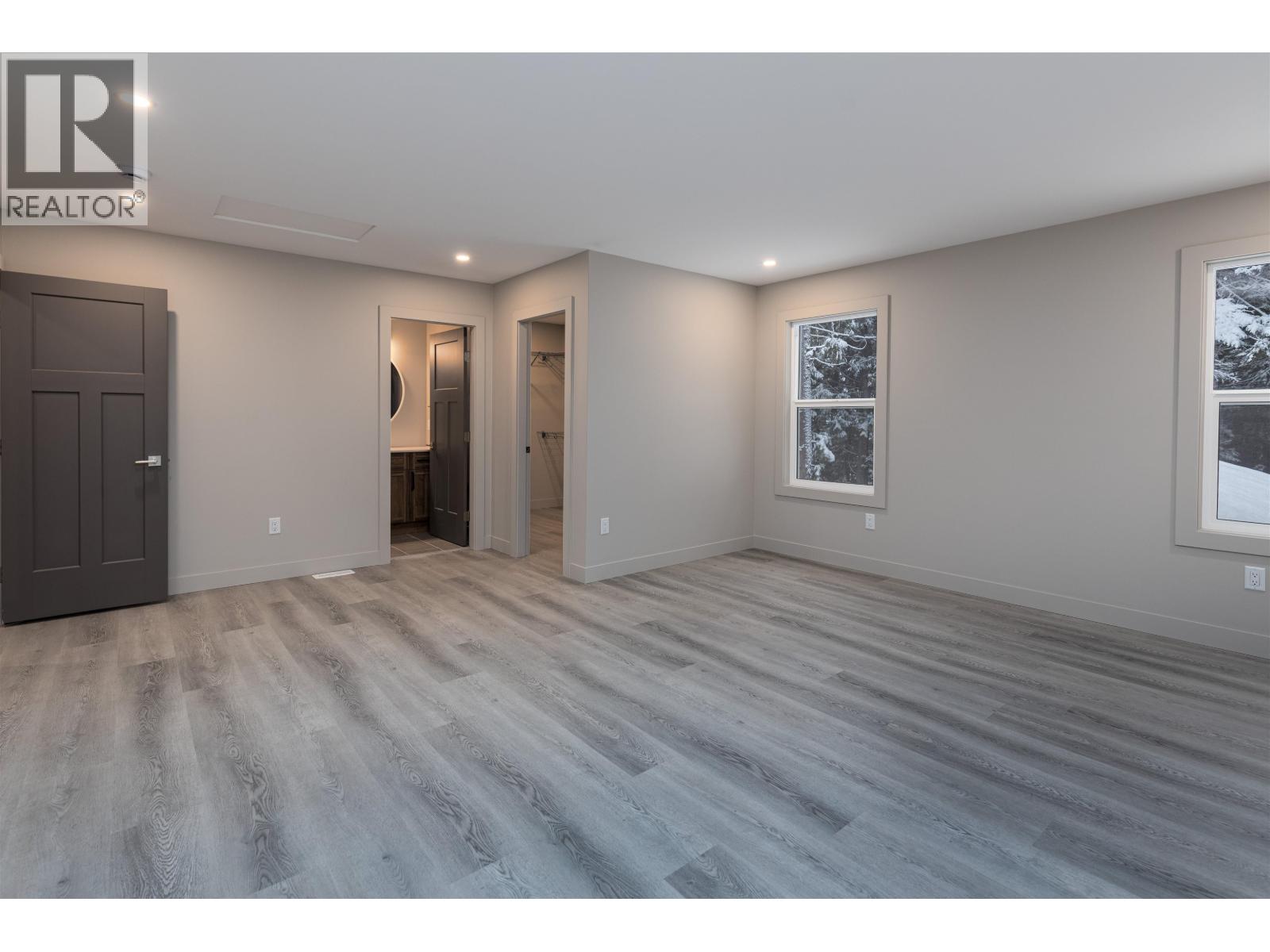#2-4007 BENNER Street, Terrace