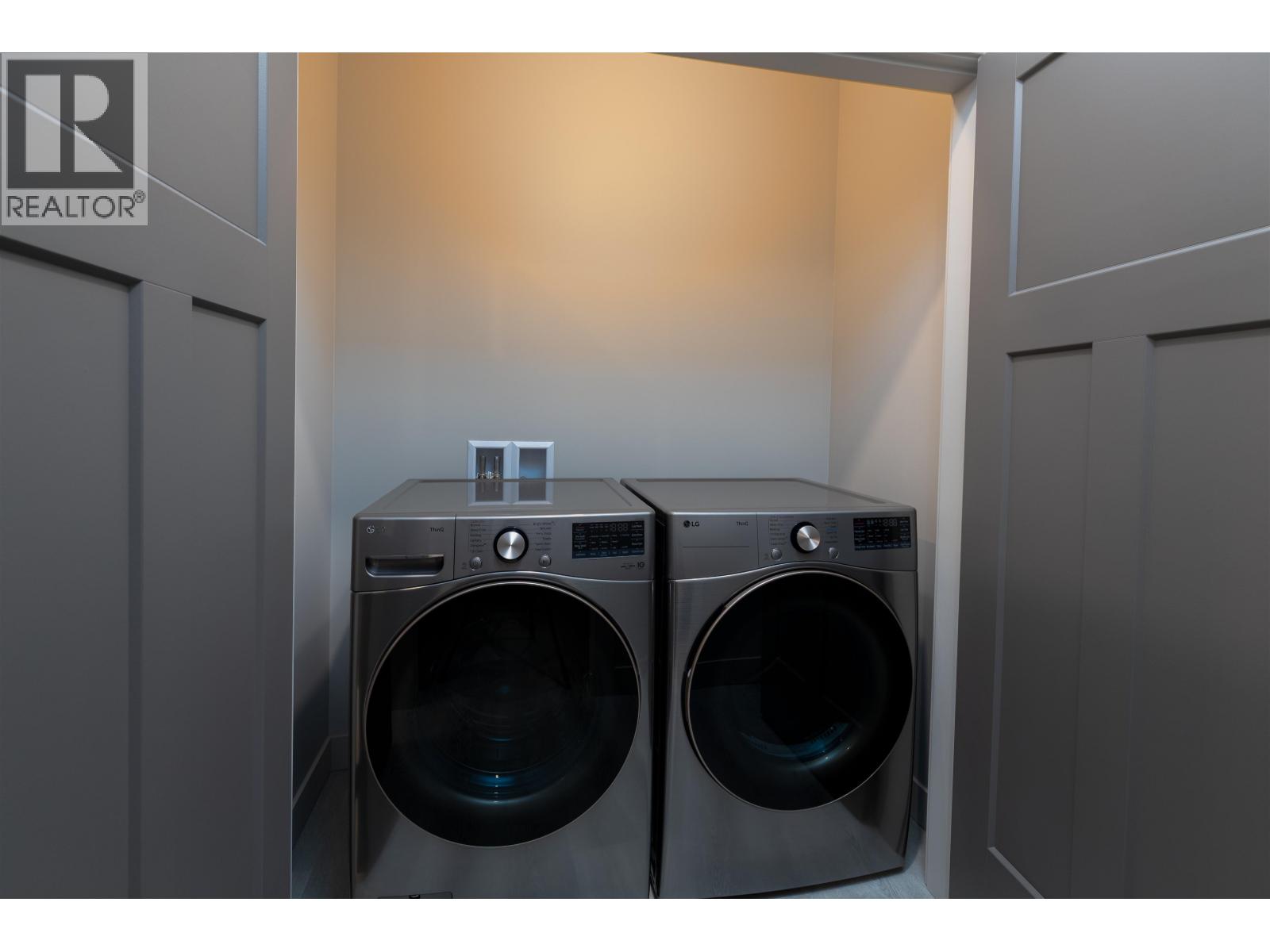 #2-4007 BENNER Street, Terrace