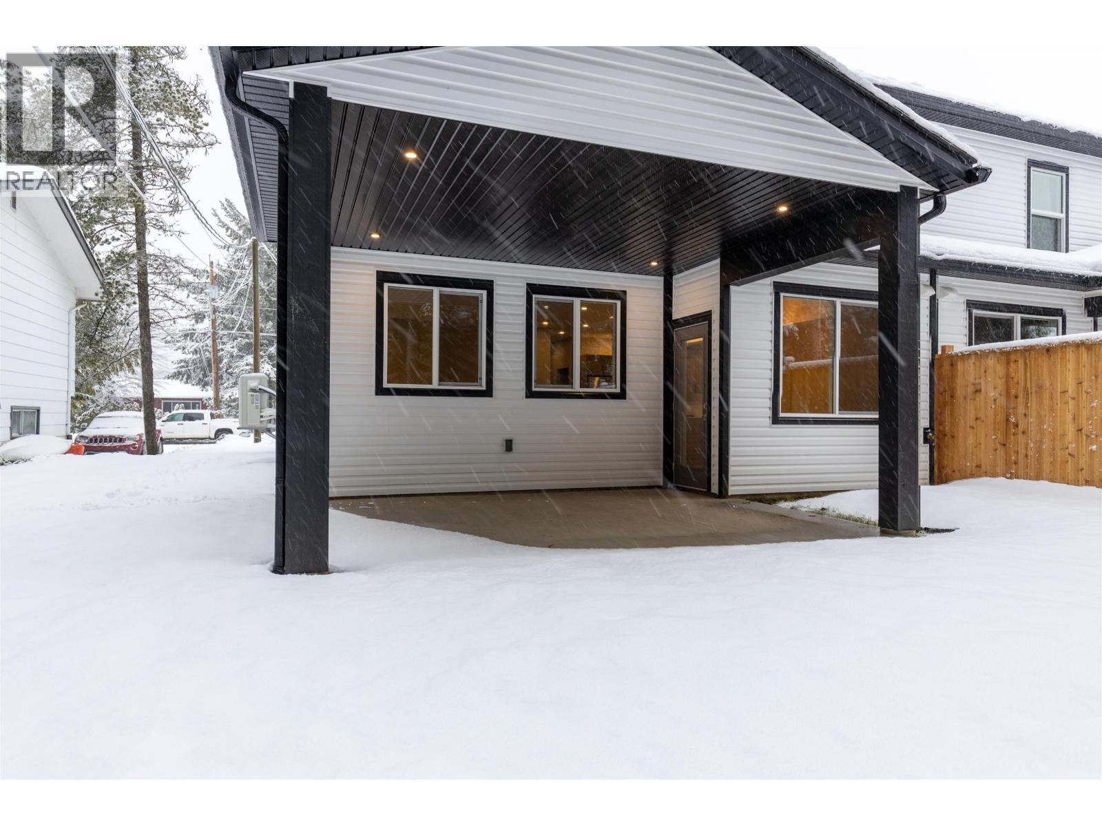 #2-4007 BENNER Street, Terrace