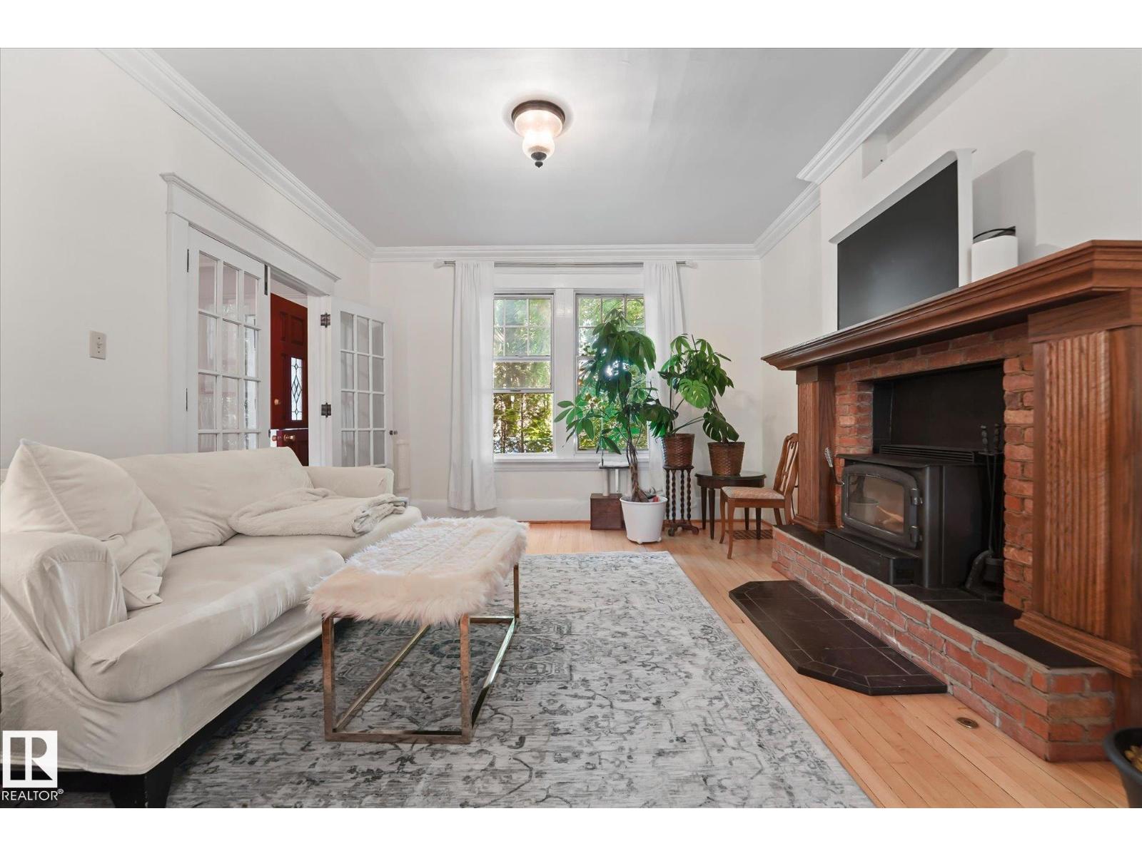 10838 126 ST NW, Edmonton