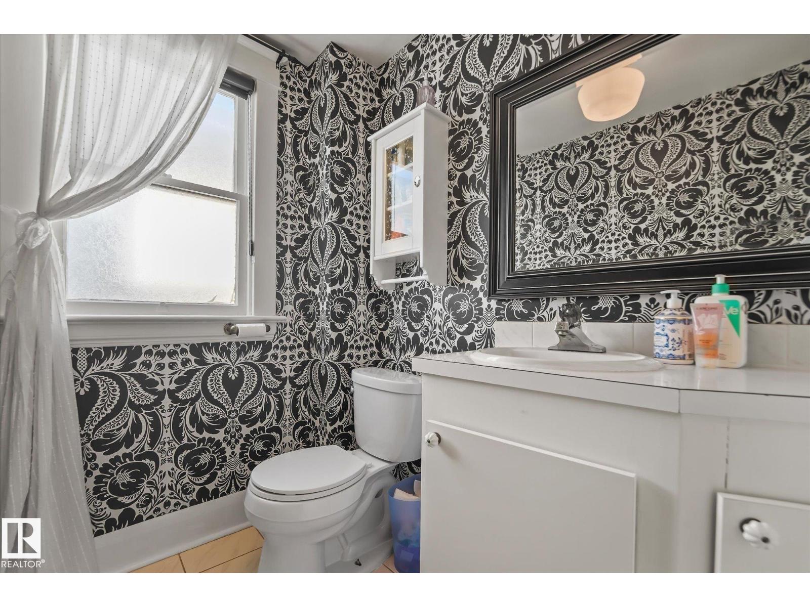 10838 126 ST NW, Edmonton