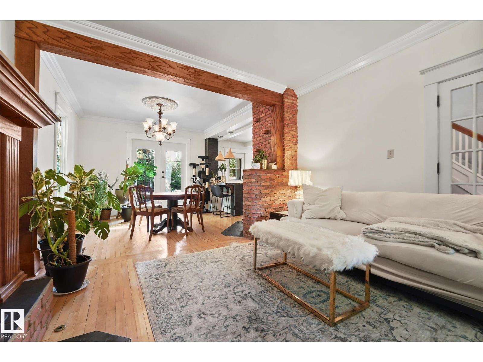 10838 126 ST NW, Edmonton