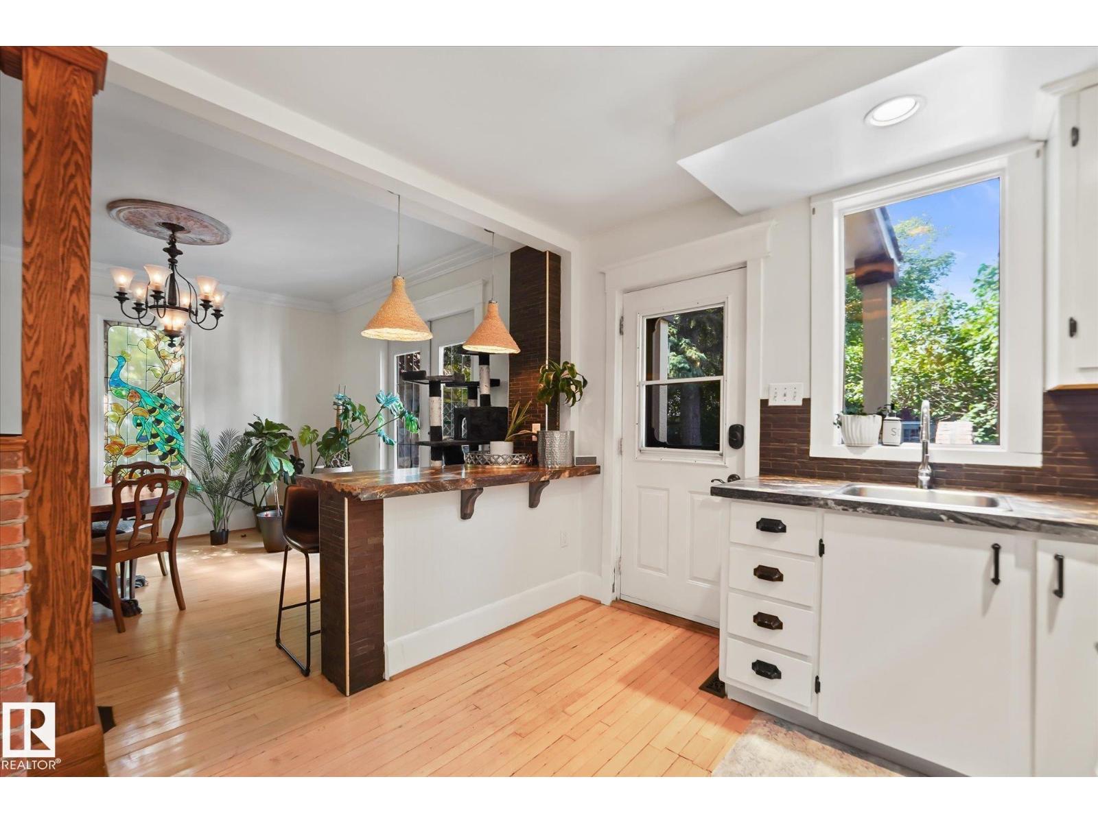 10838 126 ST NW, Edmonton