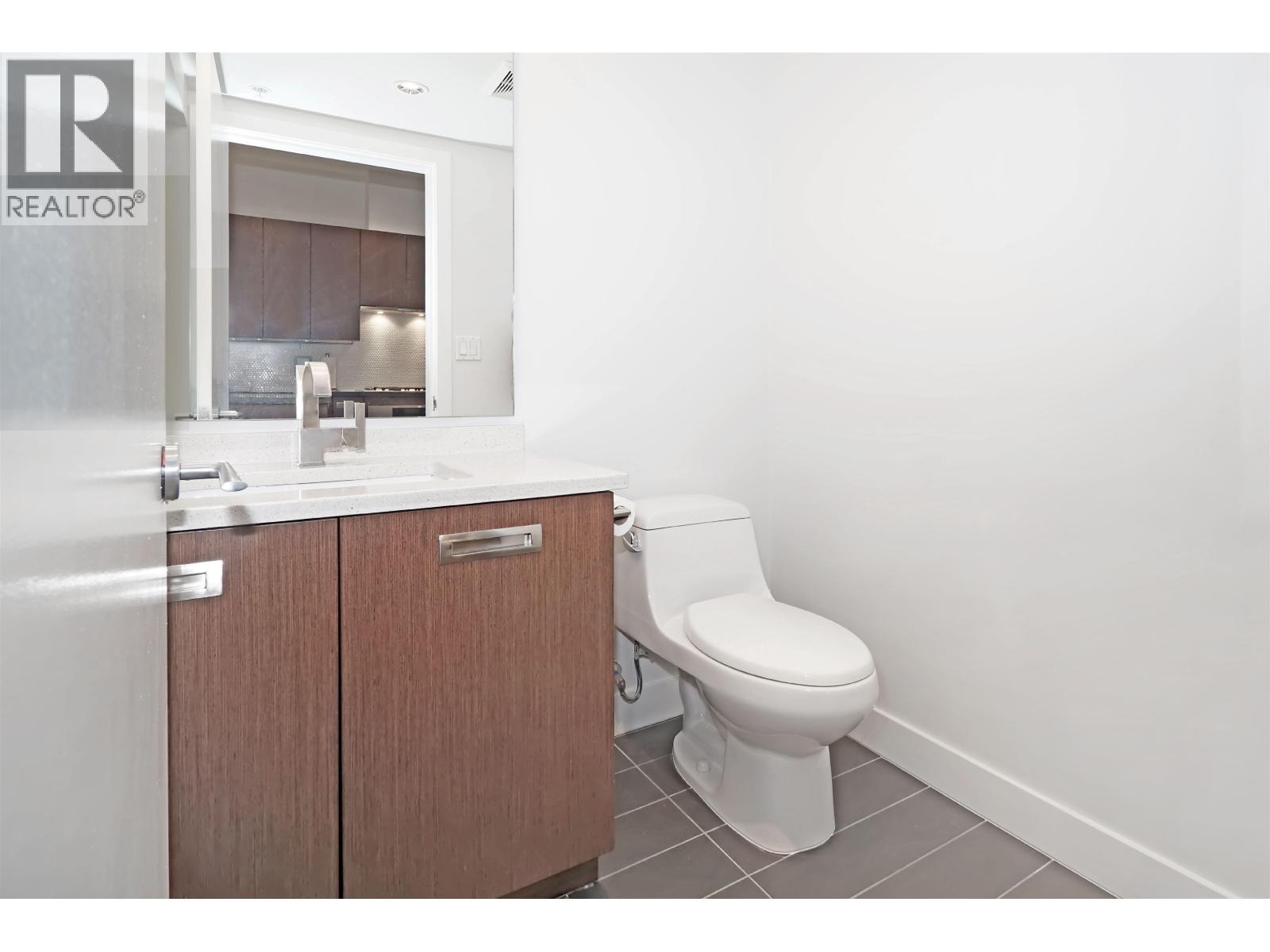 House in Vancouver - Image 13