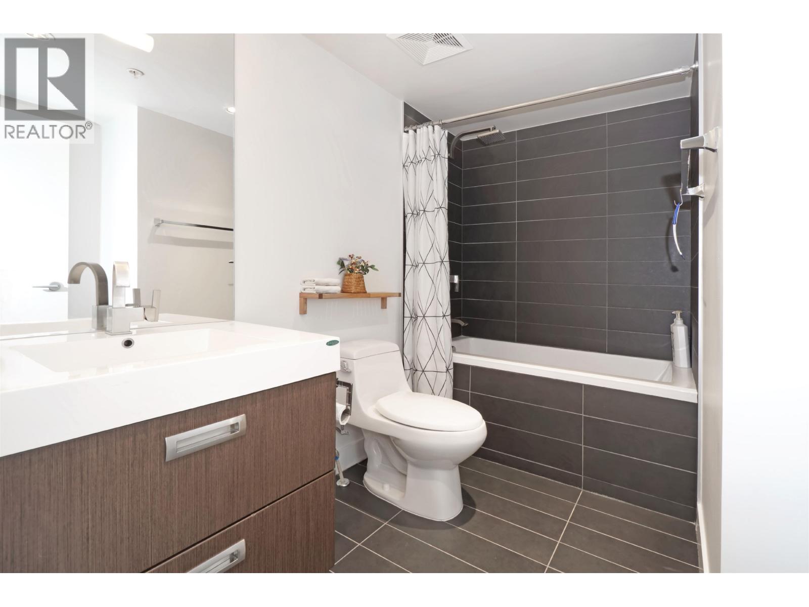 House in Vancouver - Image 7