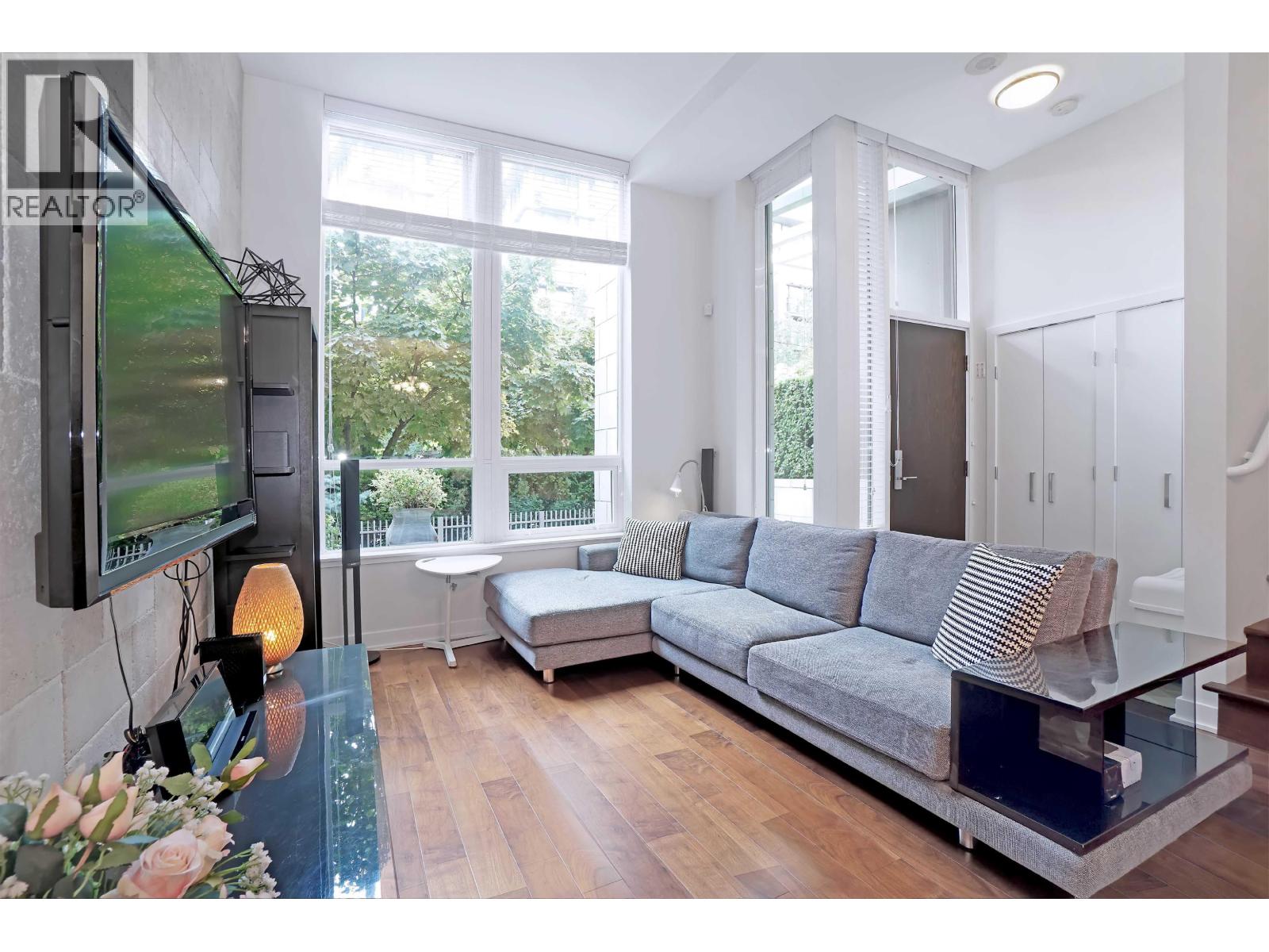 1045 RICHARDS STREET - Photo 5 of 25, Vancouver, British Columbia