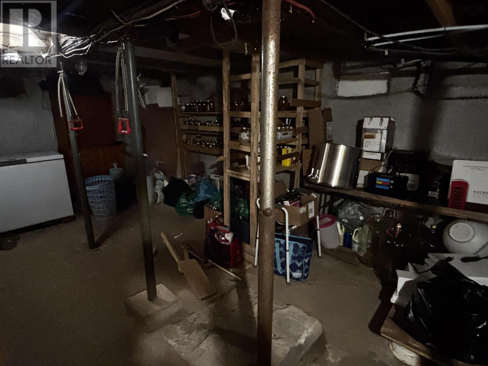 Property 13 of 18 of 1171 North River Road