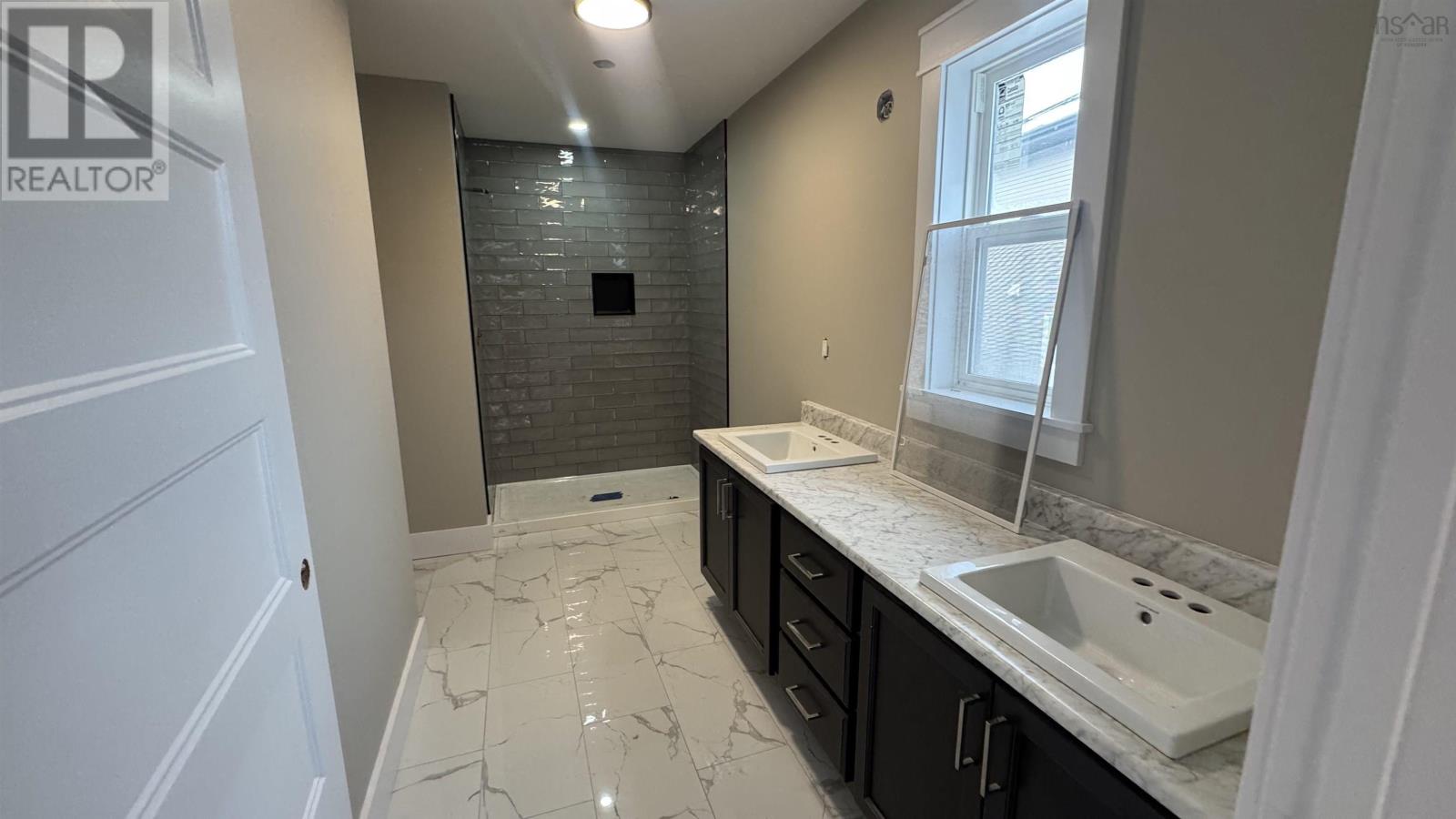 Property 32 of 44 of 139 BLAINEDALE Drive