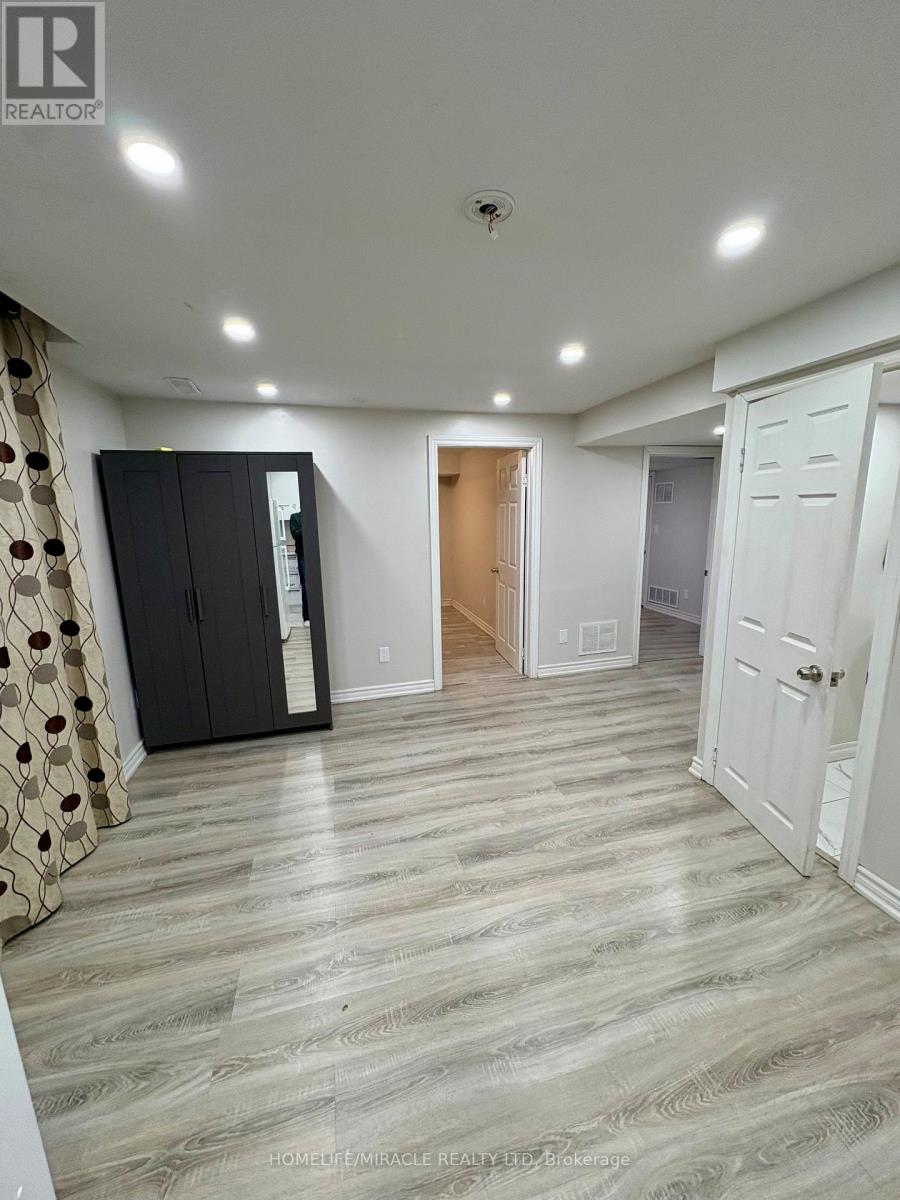 92 EVALENE COURT - Photo 3 of 6, Brampton (Heart Lake West), Ontario