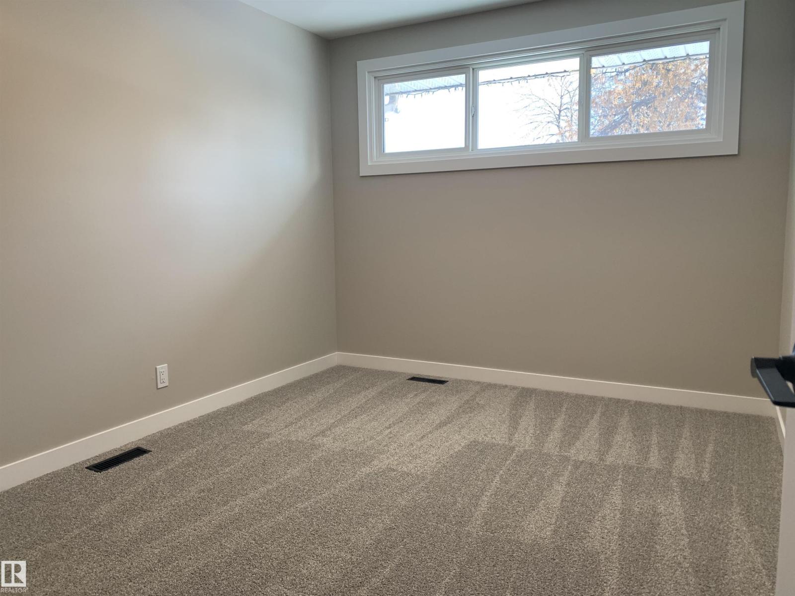 10816 163 ST NW, Edmonton