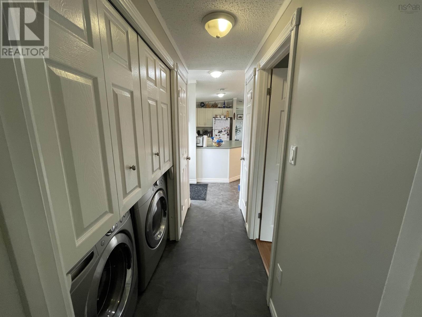 Property 21 of 25 of 49 Sherbrooke Avenue