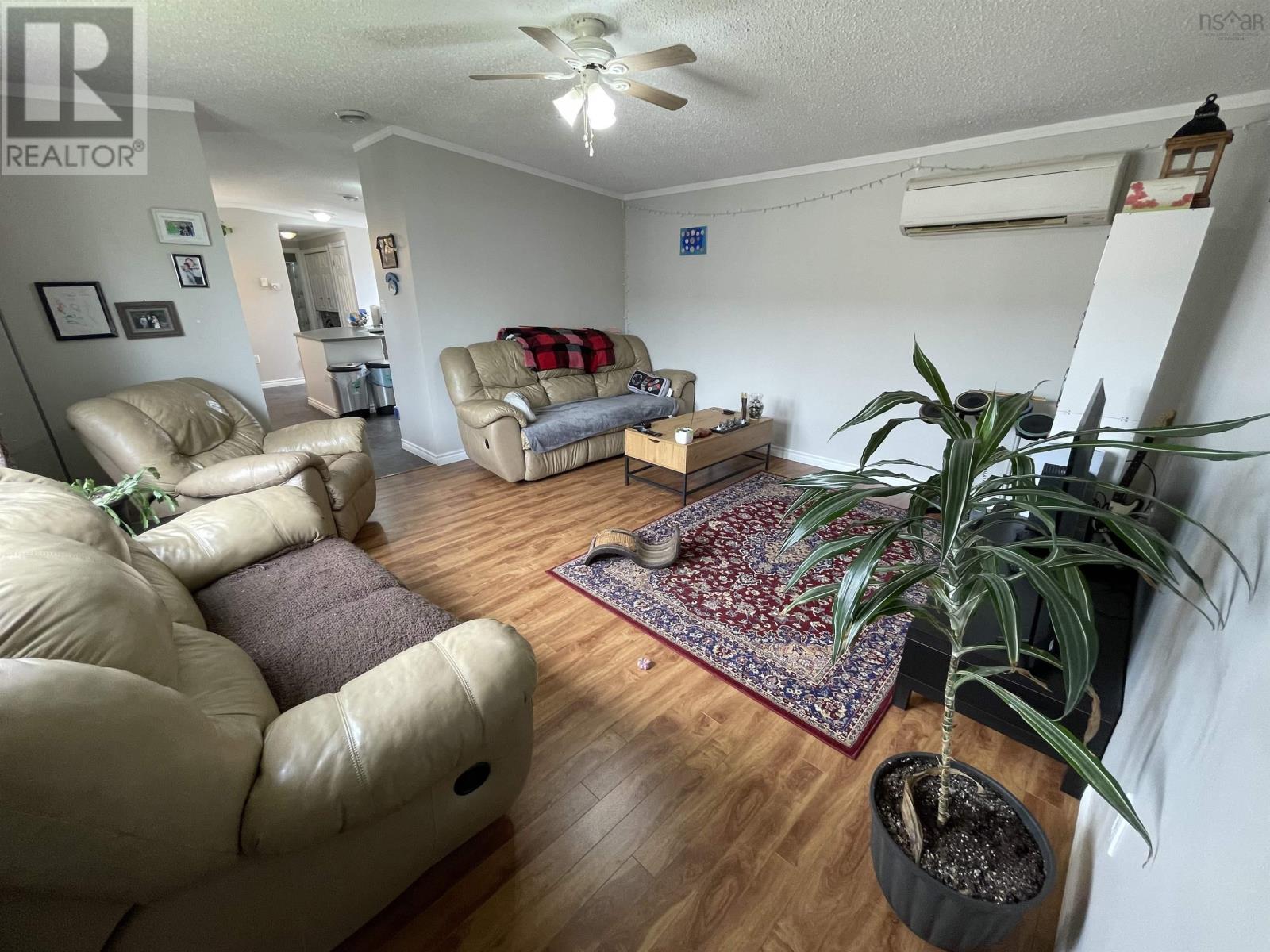 Property 3 of 25 of 49 Sherbrooke Avenue