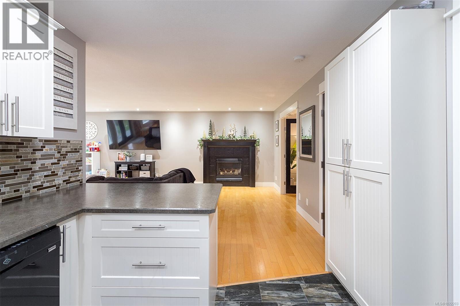 3649 Holland Ave, Cobble Hill