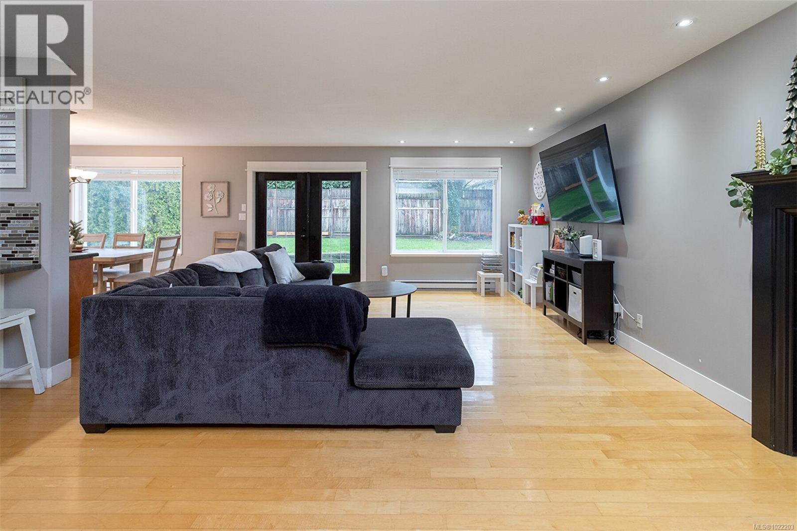 3649 Holland Ave, Cobble Hill