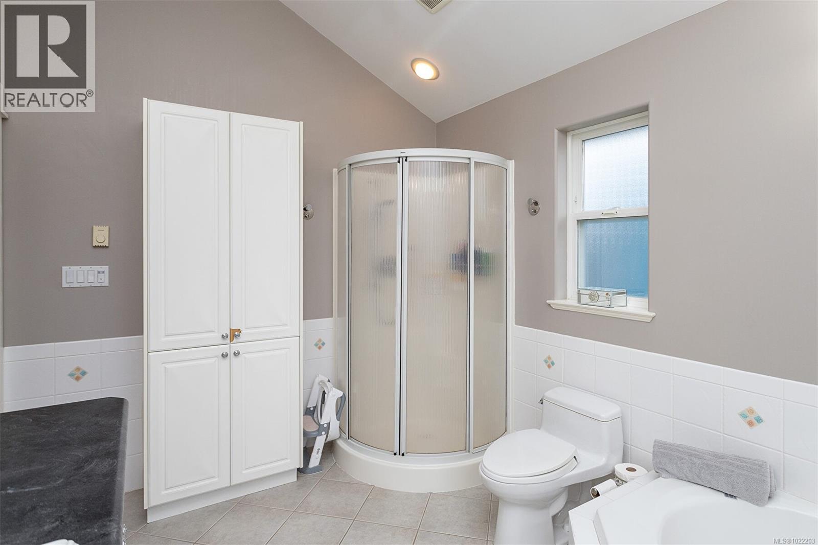 3649 Holland Ave, Cobble Hill