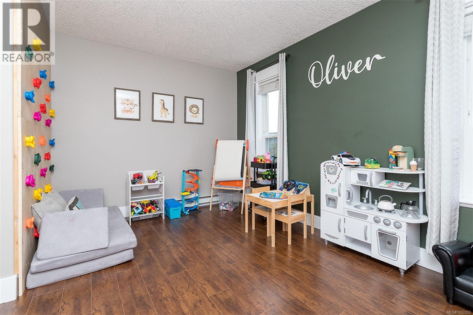 3649 Holland Ave, Cobble Hill