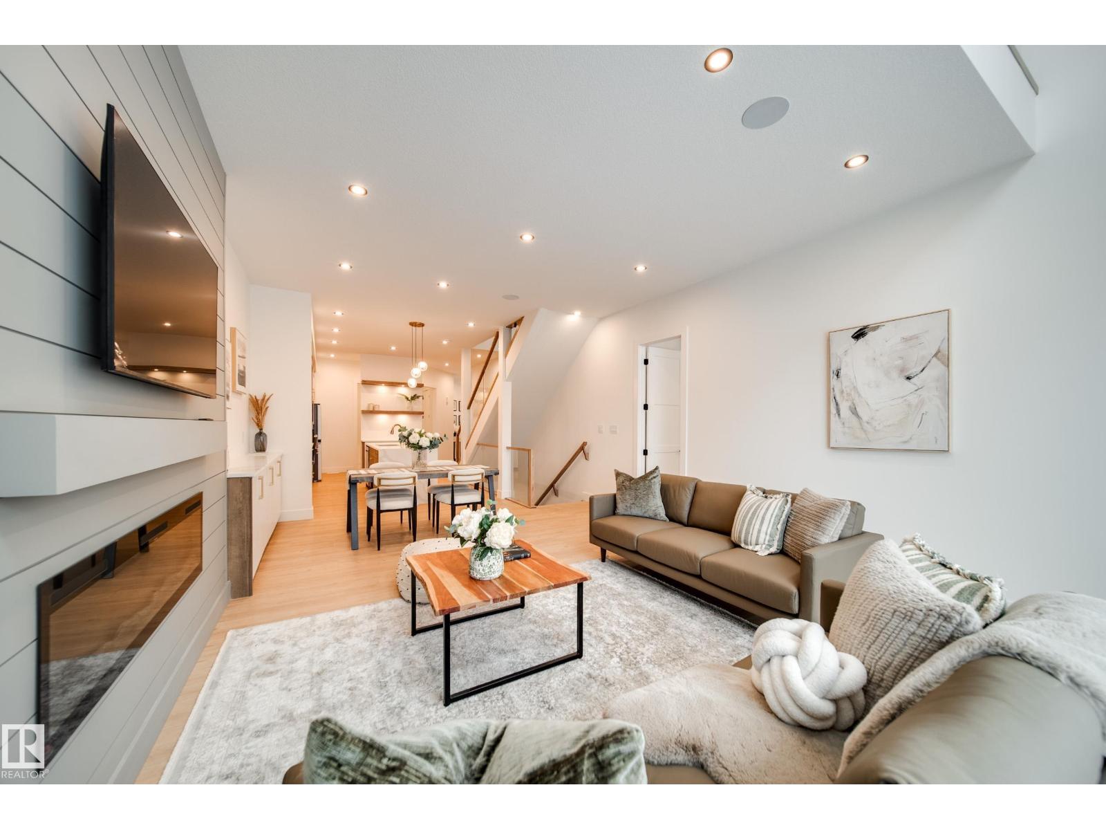 #2 20425 93 AV NW, Edmonton