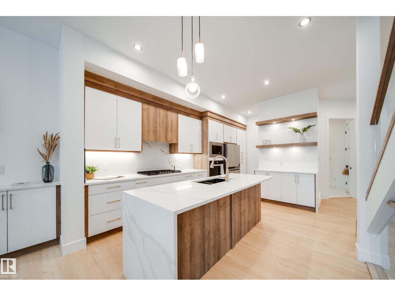 #2 20425 93 AV NW, Edmonton