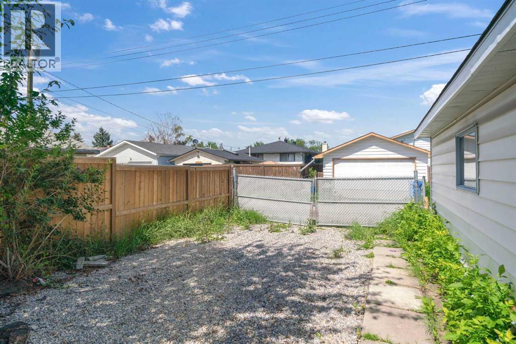 Single Family House Bi-level for Sale in  Maranda Close NE Marlborough Calgary 