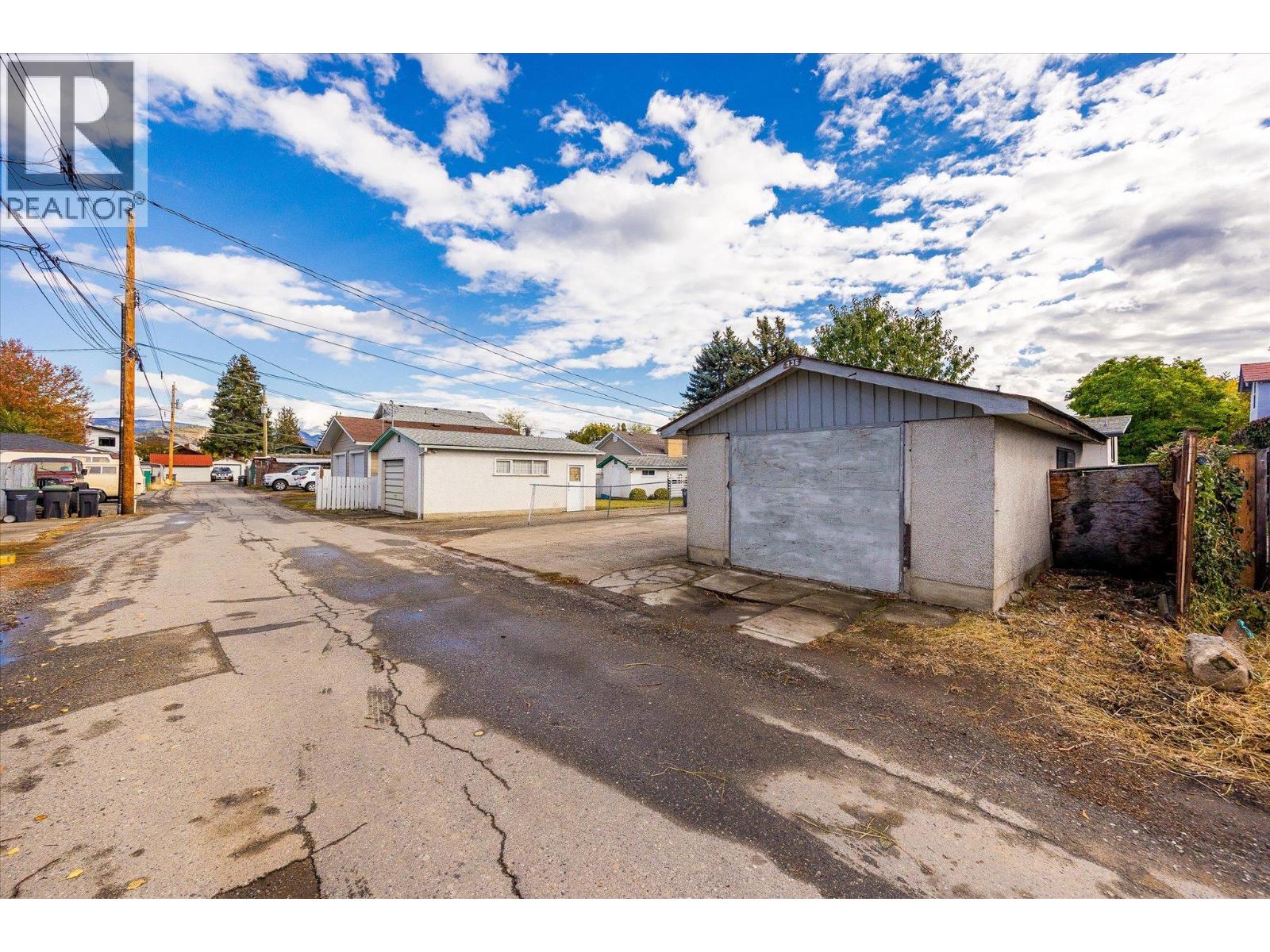  836 Cawston Avenue, Kelowna