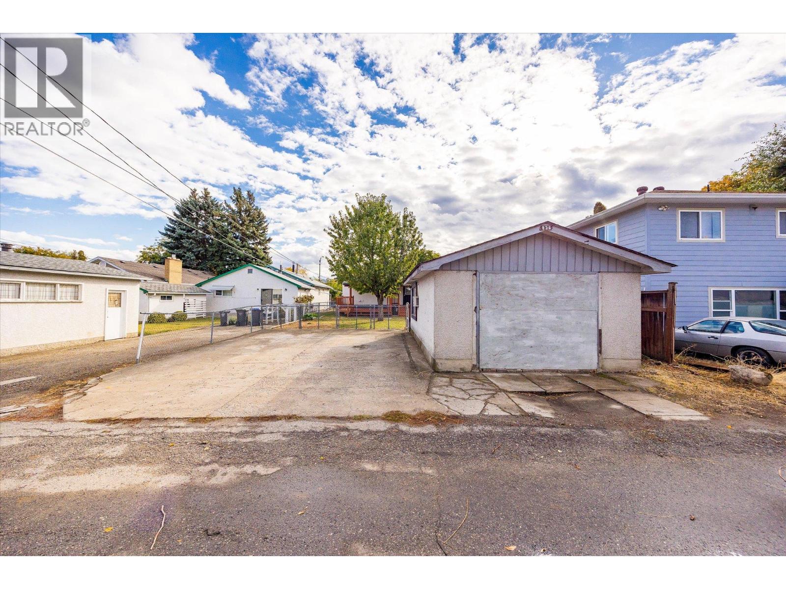  836 Cawston Avenue, Kelowna