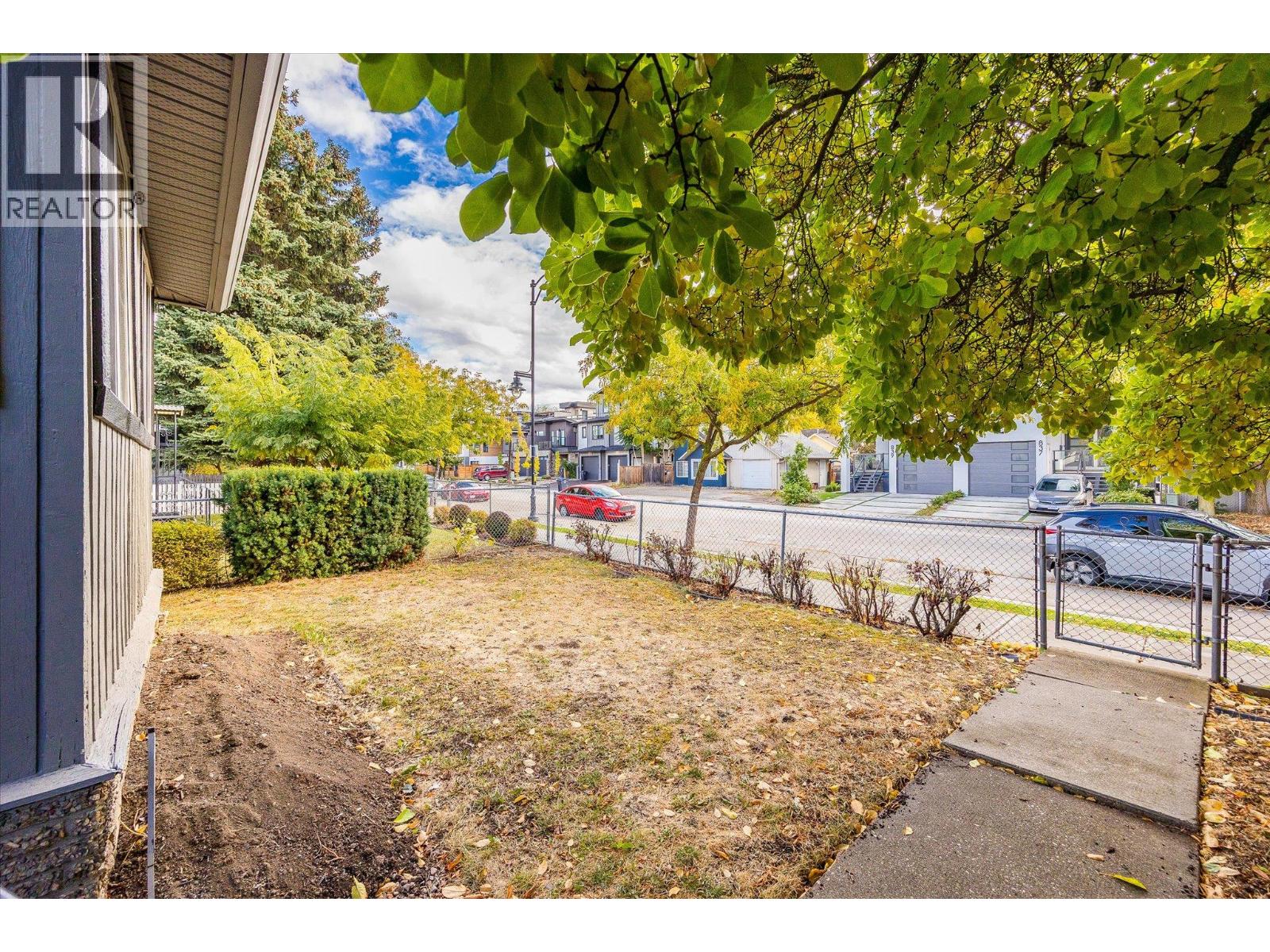  836 Cawston Avenue, Kelowna