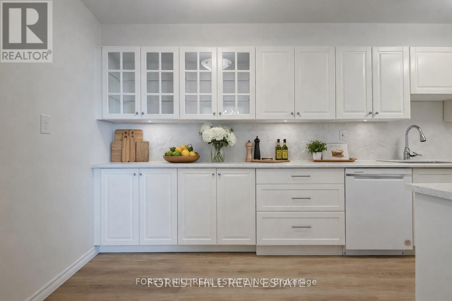 606 - 100 CANYON AVENUE - Photo 4 of 16, Toronto (Bathurst Manor), Ontario