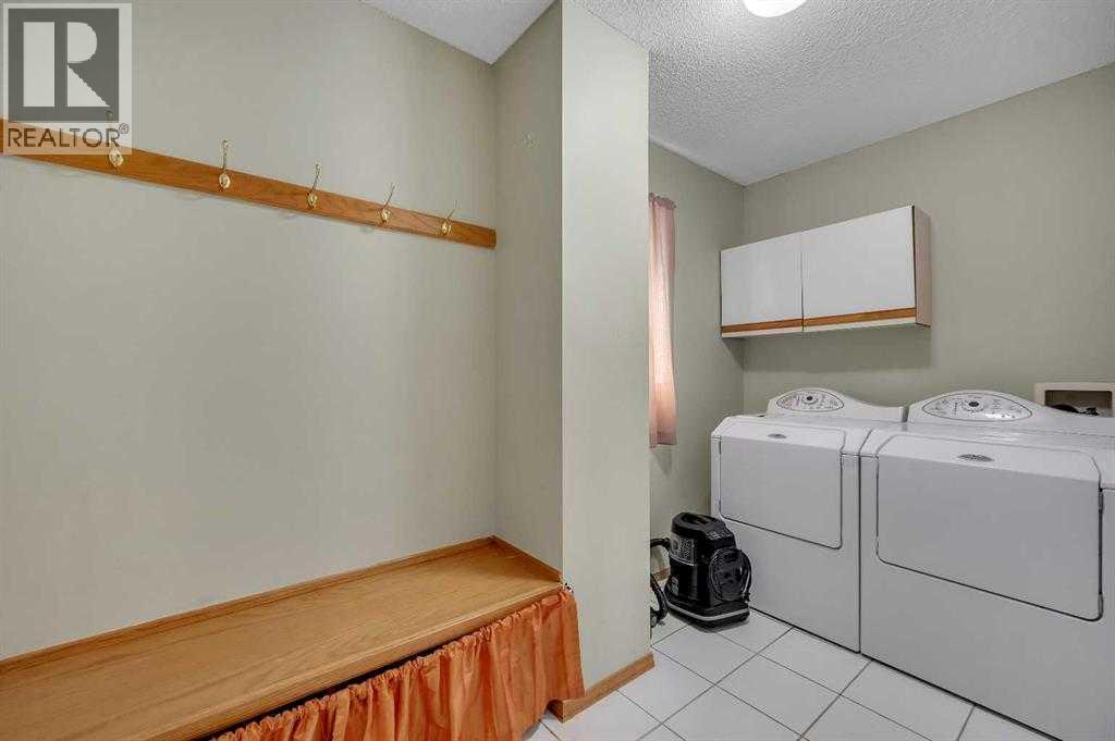 Single Family House for Sale in  Somerset Drive SW Somerset Calgary 