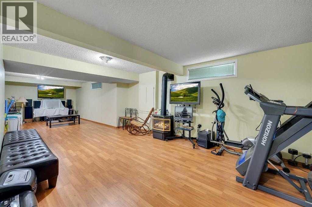Single Family House for Sale in  Somerset Drive SW Somerset Calgary 