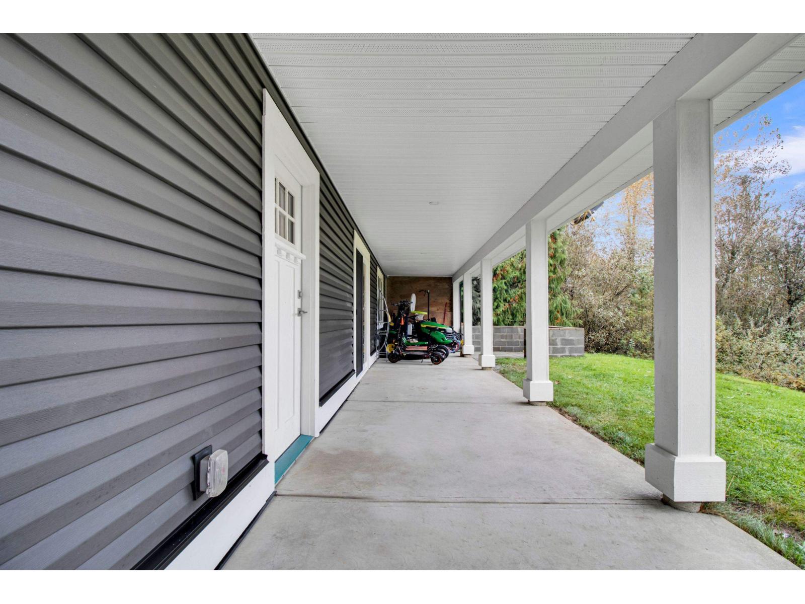 8972 DEWDNEY TRUNK ROAD, Mission