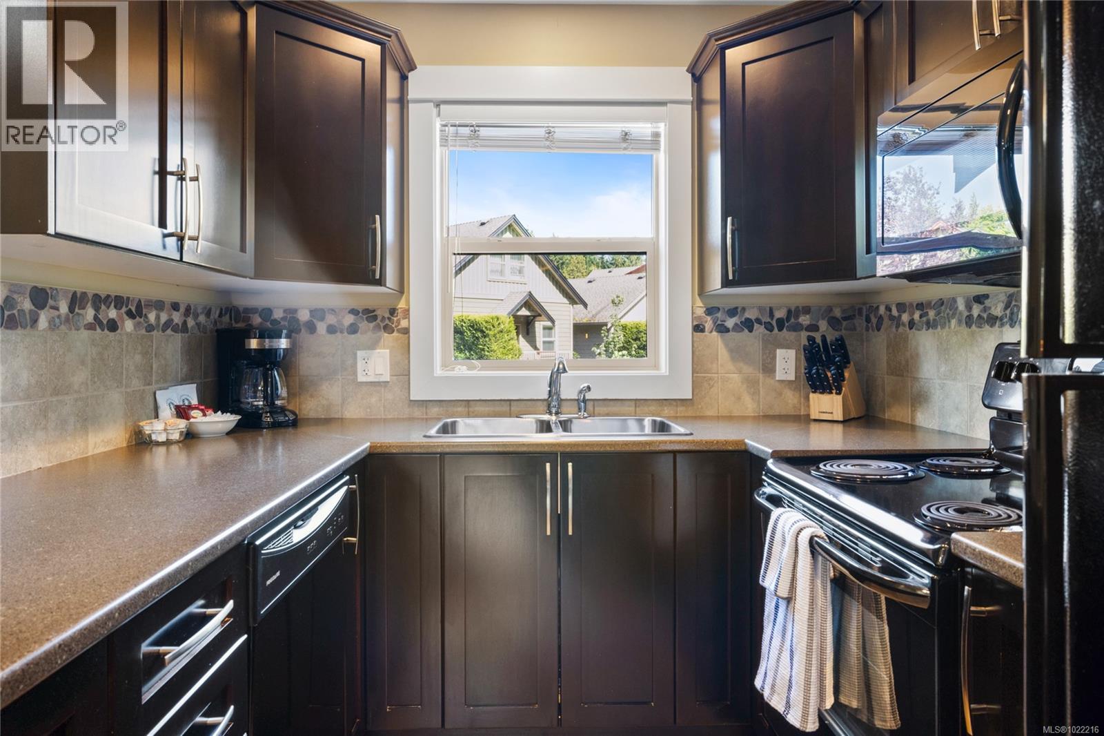 242 1130 Resort Dr, Parksville