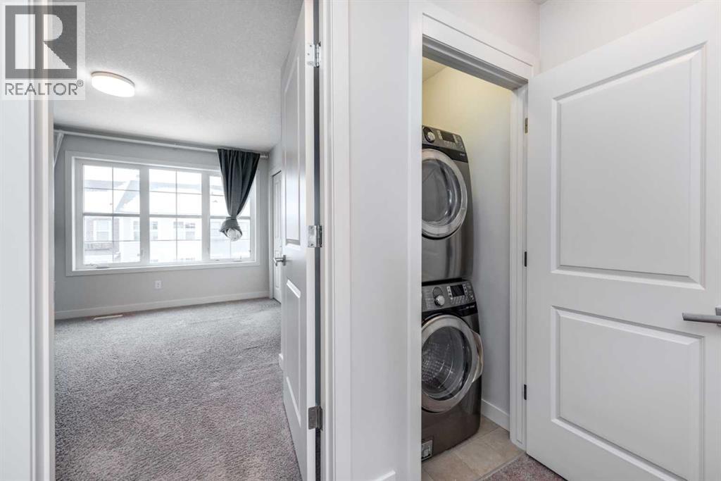 Single Family House 3 Level for Sale in  SHERWOOD Row NW Sherwood Calgary 