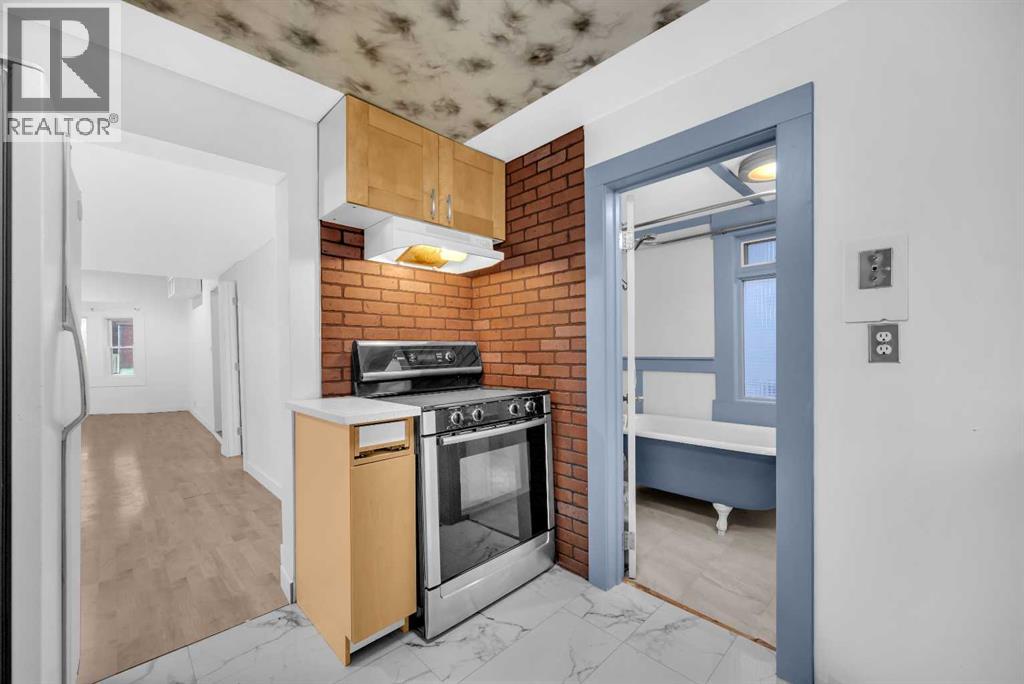 Single Family House for Sale in   Avenue Ramsay Calgary 