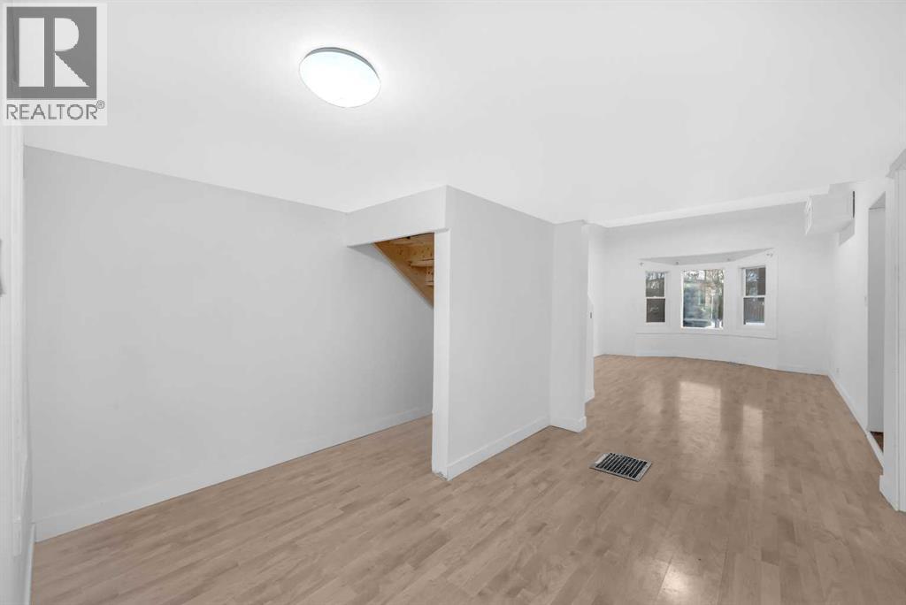 Single Family House for Sale in   Avenue Ramsay Calgary 