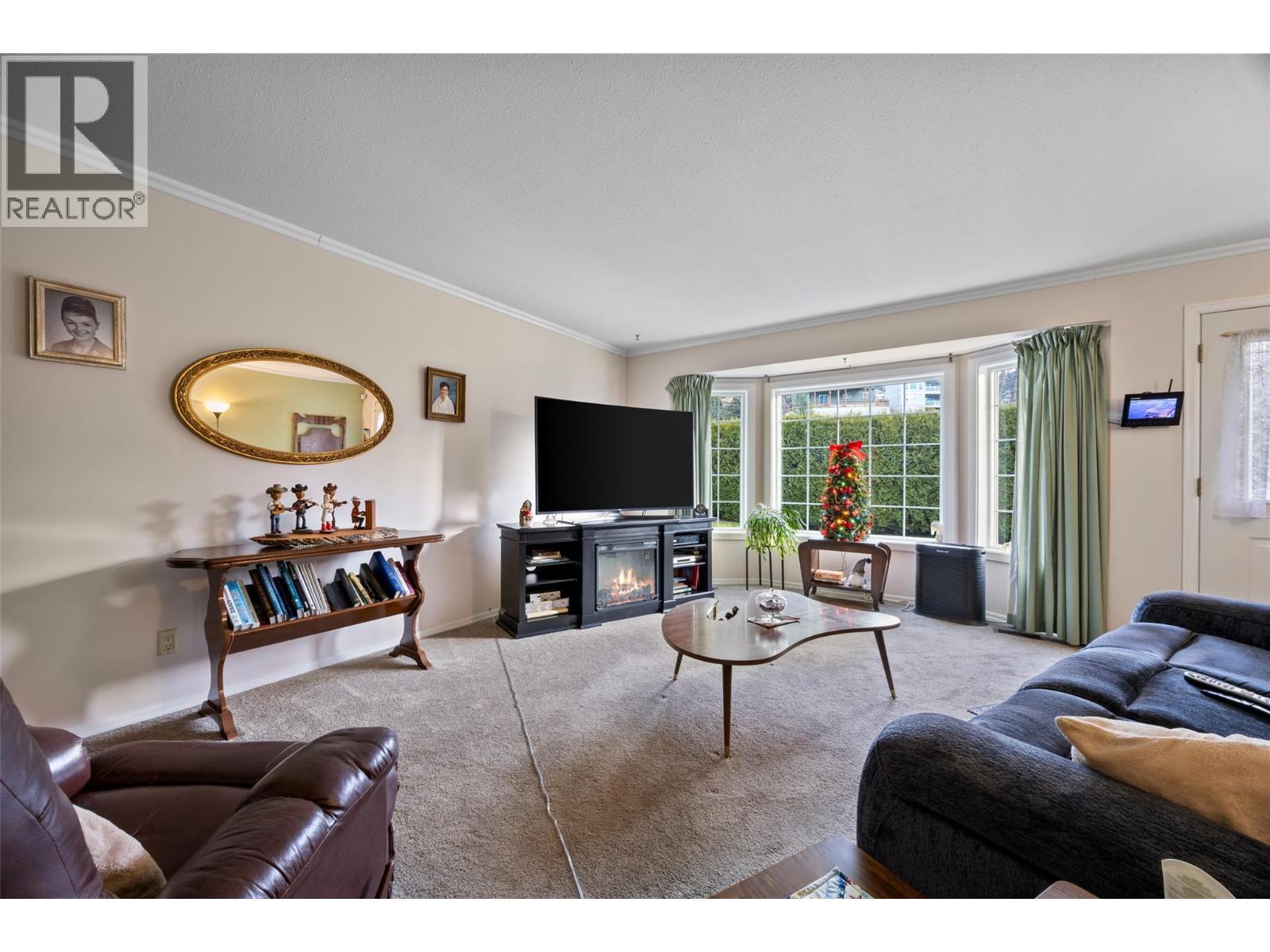 1110 Second Avenue, Chase