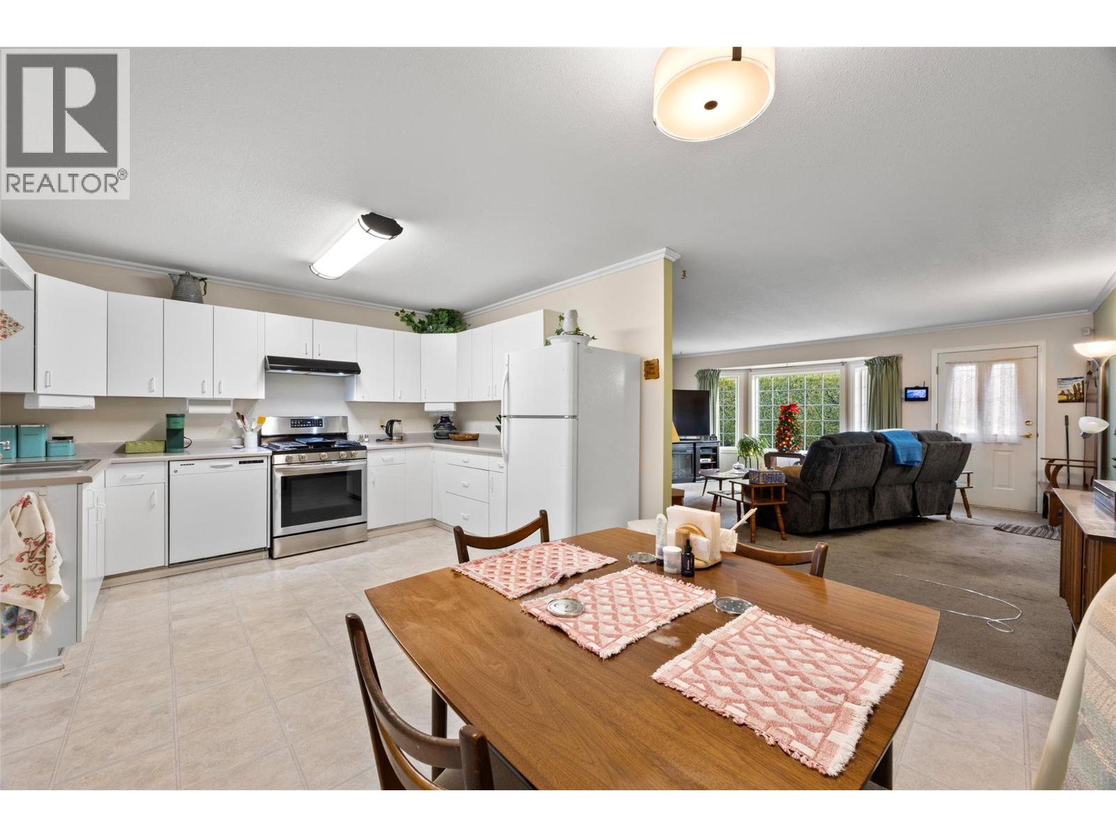 1110 Second Avenue, Chase