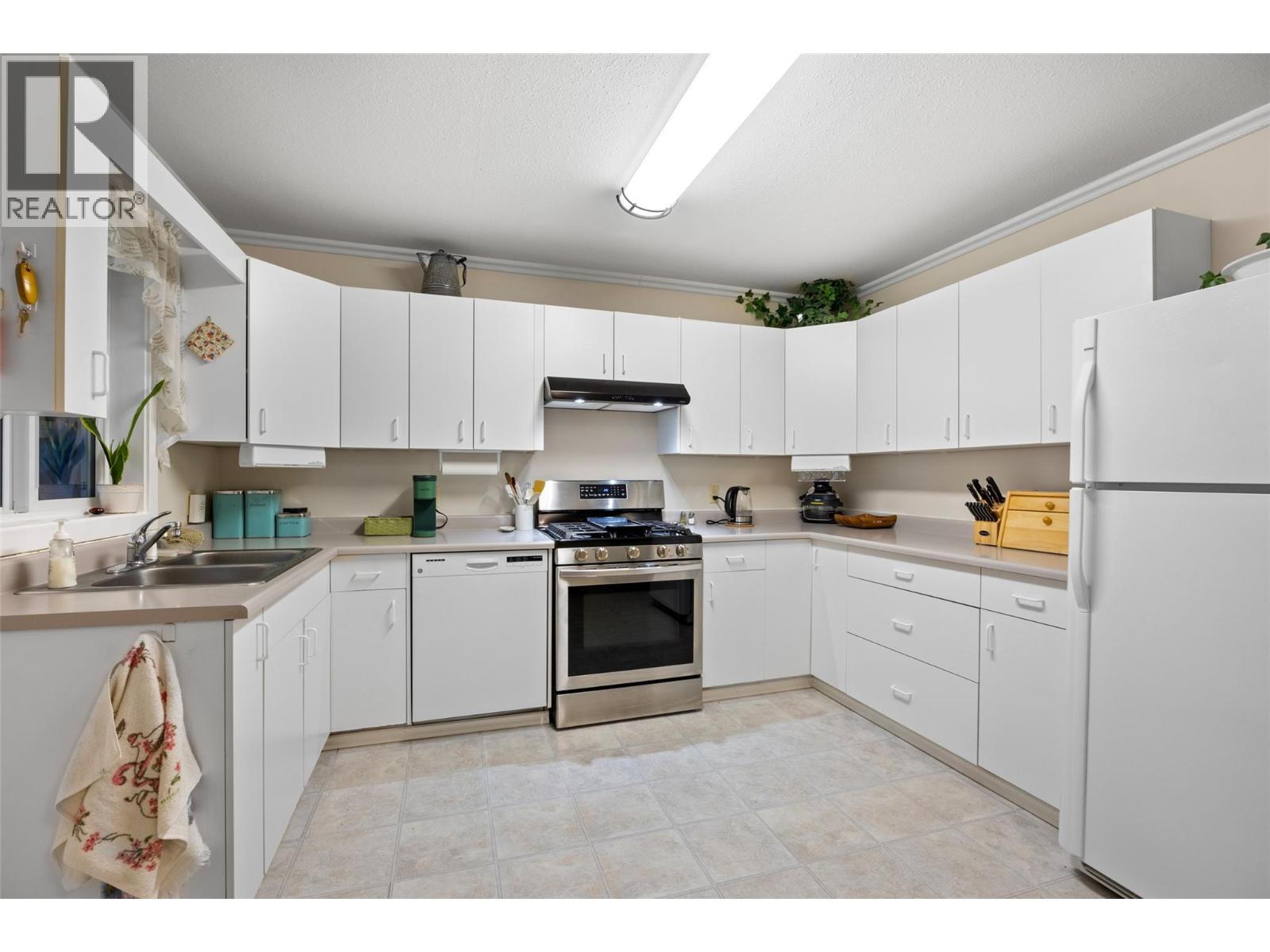 1110 Second Avenue - 5