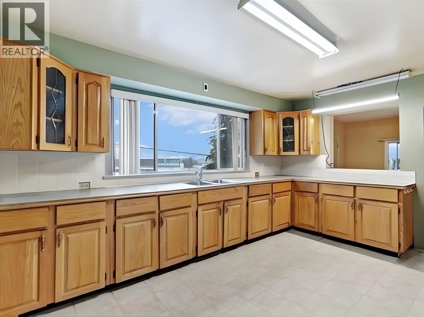 1985 PITT RIVER ROAD, Port Coquitlam