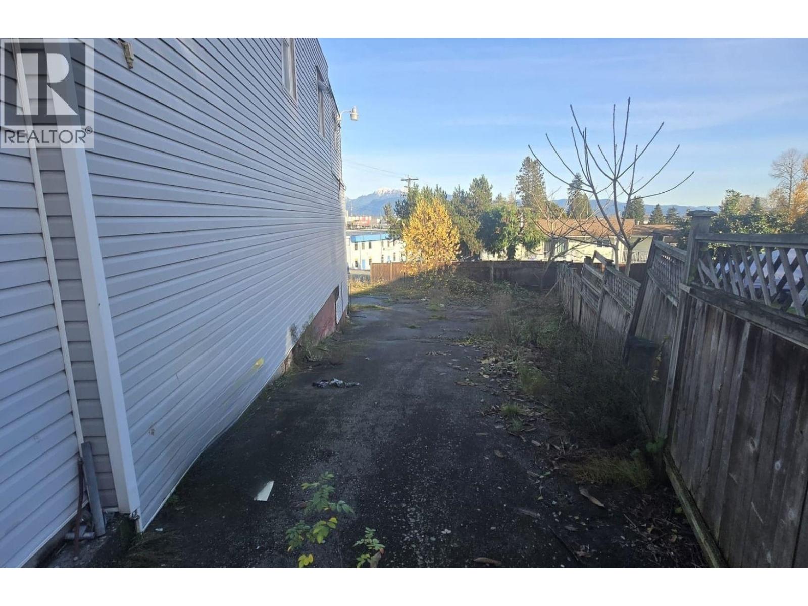 1985 PITT RIVER ROAD, Port Coquitlam