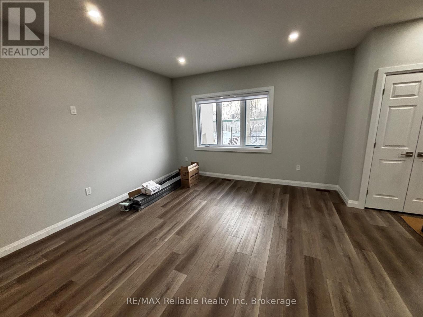 102 - 24 ALBERT STREET - Photo 4 of 13, Central Huron (Clinton), Ontario