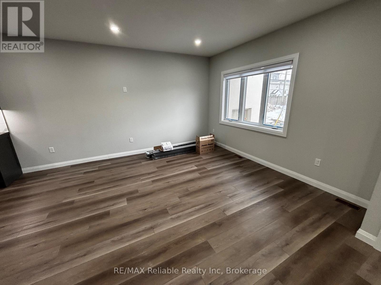 102 - 24 ALBERT STREET - Photo 5 of 13, Central Huron (Clinton), Ontario